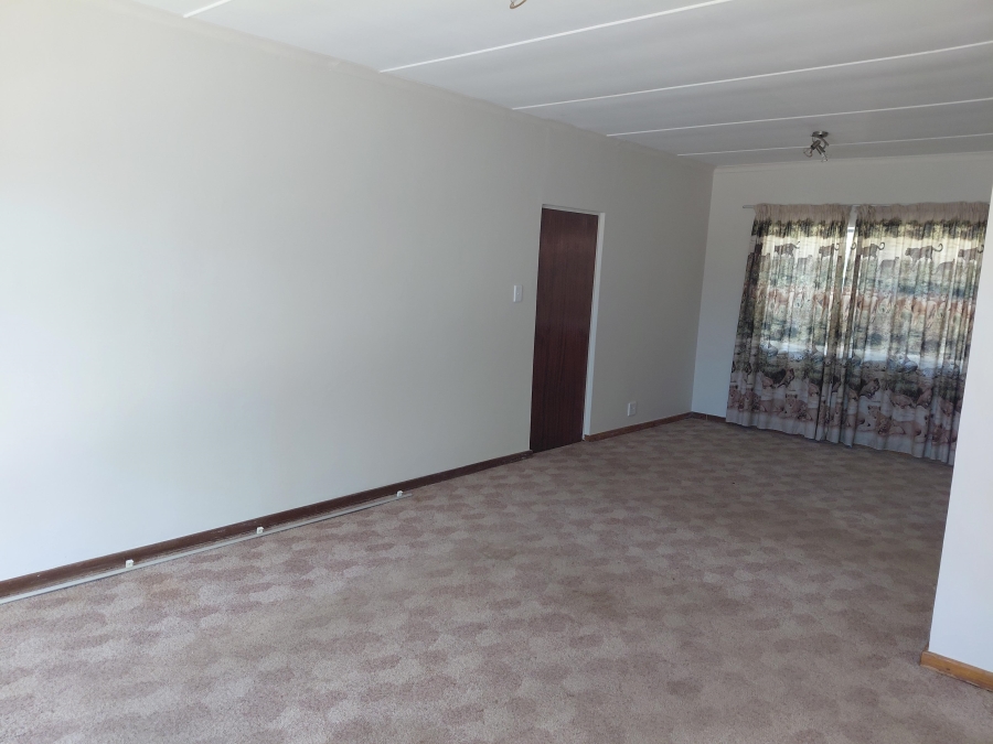 4 Bedroom Property for Sale in Bothasrus Eastern Cape